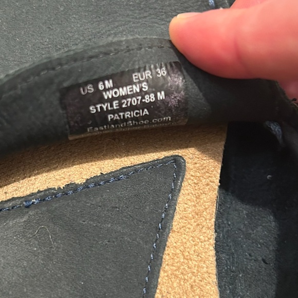 Eastland Women's Patricia Loafer Light Blue Women's Size 6 - Picture 6 of 7